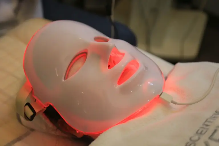 Red Light Therapy Masks: How Technical Parameters Determine the Real Impact on Skin?